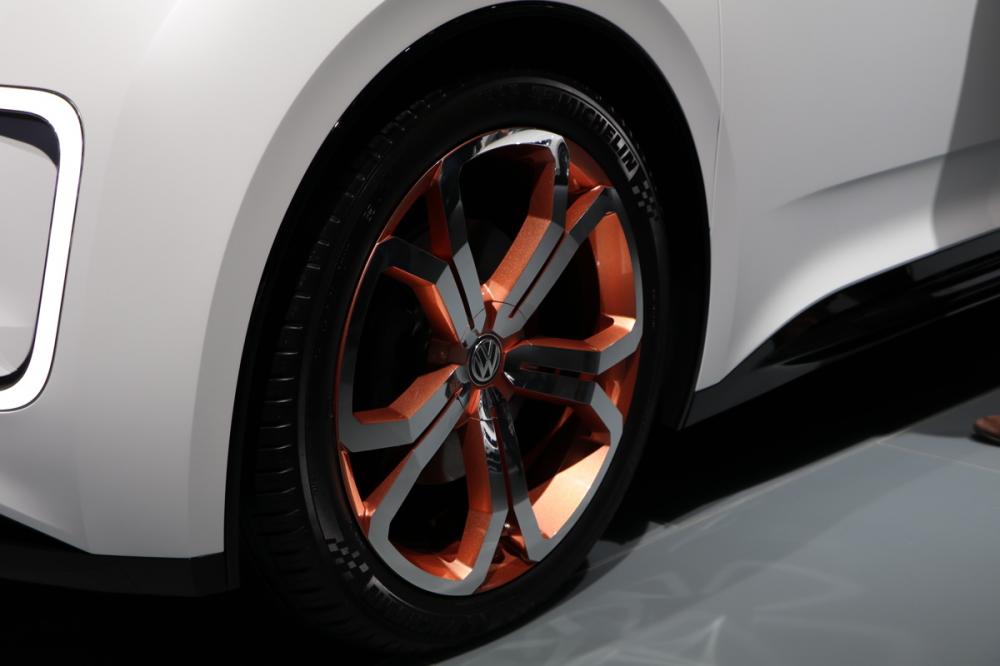  - Volkswagen Budd-E Concept