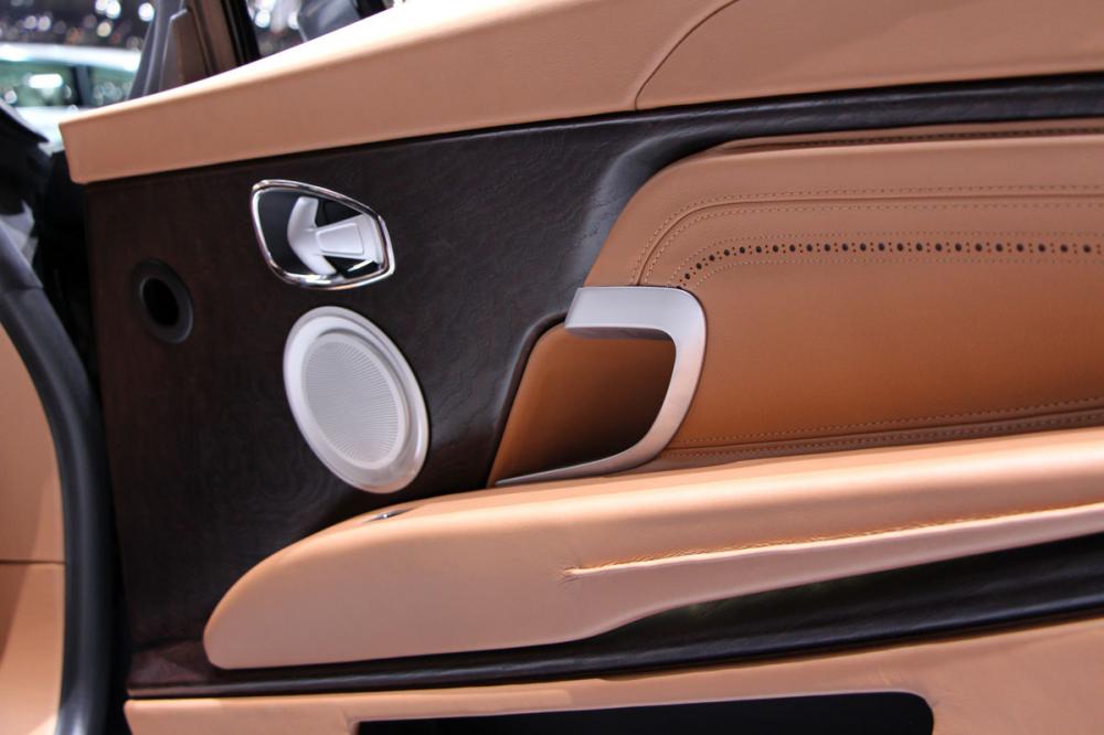  - Aston Martin DB11 : les photos en direct de Genève
