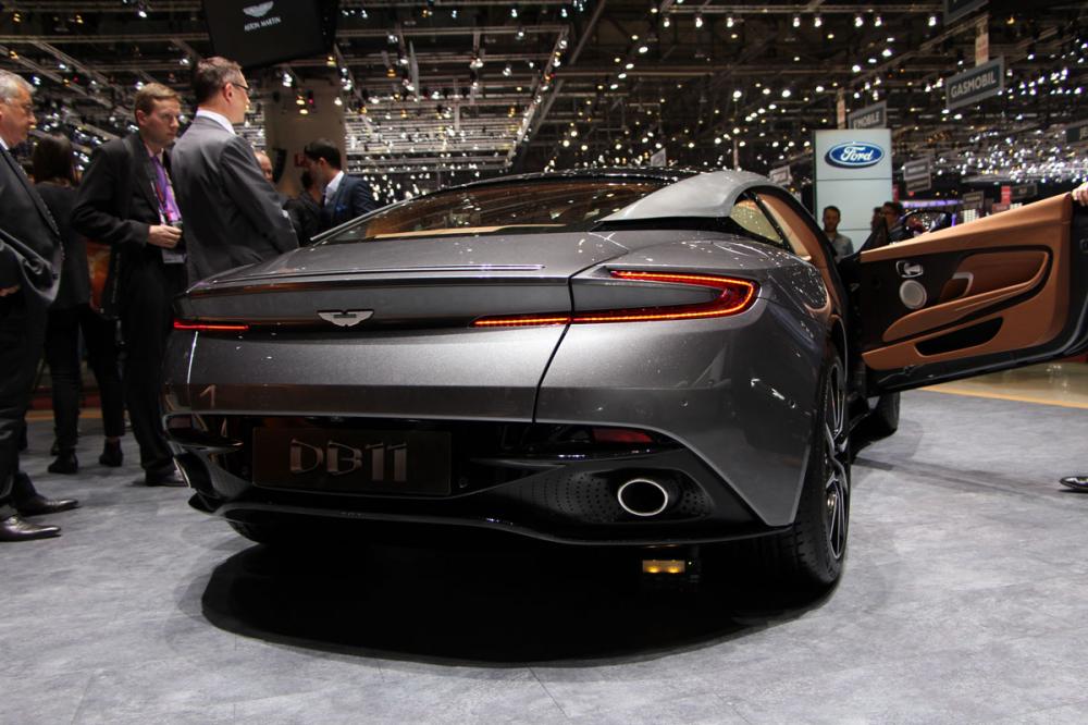  - Aston Martin DB11 : les photos en direct de Genève