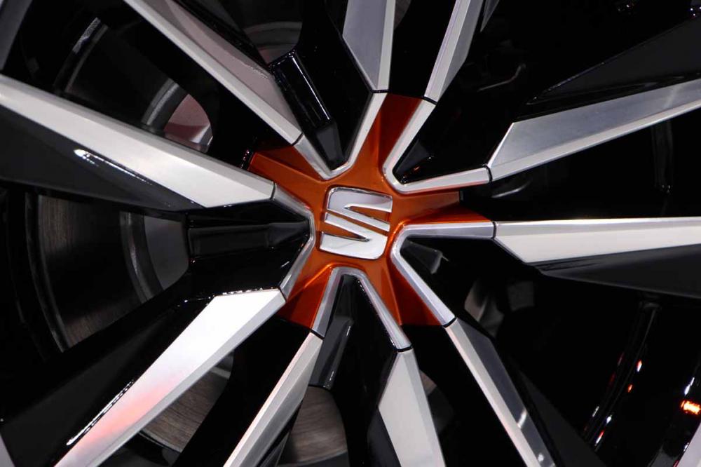  - Seat Leon Cross Sport Concept : les photos en direct de Francfort