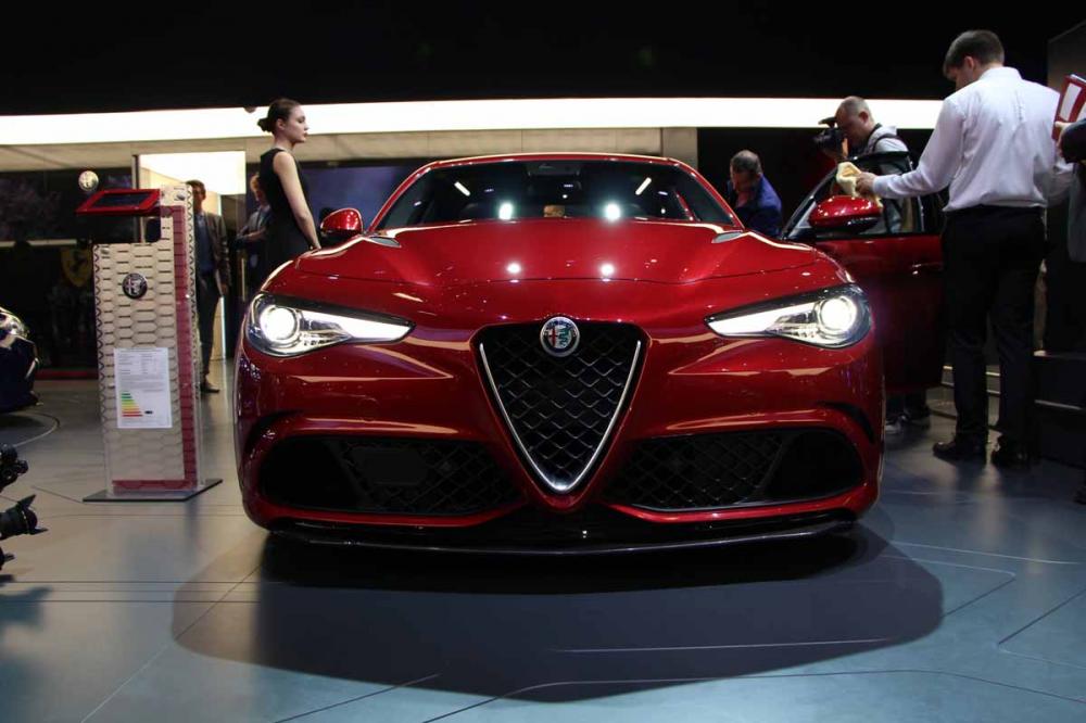 Alfa Romeo Giulia QV : les photos en direct de Francfort