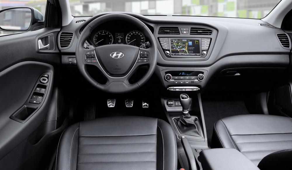  - Hyundai Santa Fe restylé et i20 Active : les photos