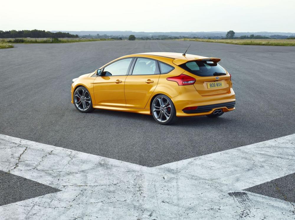  - Ford Focus ST (2015)