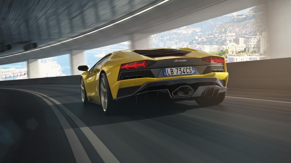 Lamborghini Aventador S (officiel)