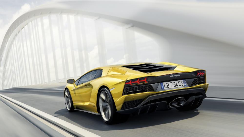 Lamborghini Aventador S (officiel)