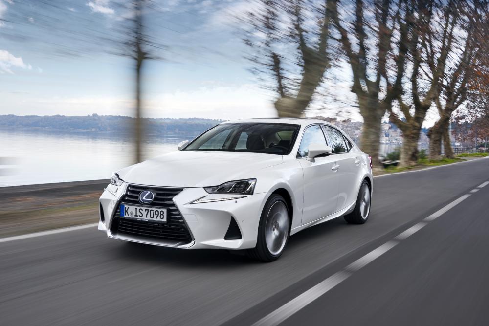  - Lexus IS300h restylée (essai - 2017)