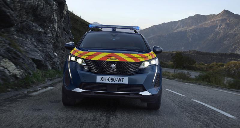 Peugeot - essais, avis, nouveautés et actualités de la marque au lion en 2023 - La Gendarmerie nationale roule désormais en Peugeot 3008 hybride rechargeable