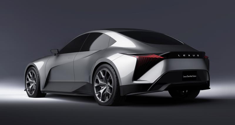 Lexus donne un aperçu de trois véhicules électriques qui annoncent ses futurs modèles - Lexus Electrified concept de coupé