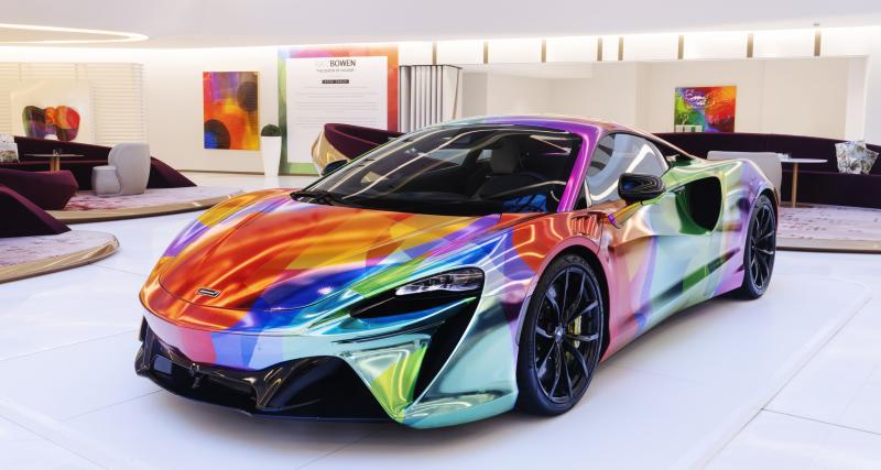 Cette artiste transforme la McLaren Artura en oeuvre d’art multicolore - La McLaren Artura art car par Nat Bowen