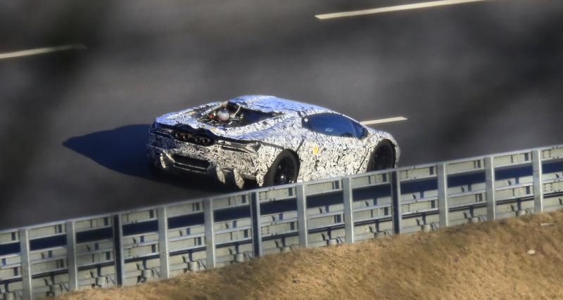 Hybride rechargeable, la remplaçante de la Lamborghini Aventador se montre sur ces premières photos - La future Lamborghini Aventador hybride rechargeable sous camouflage