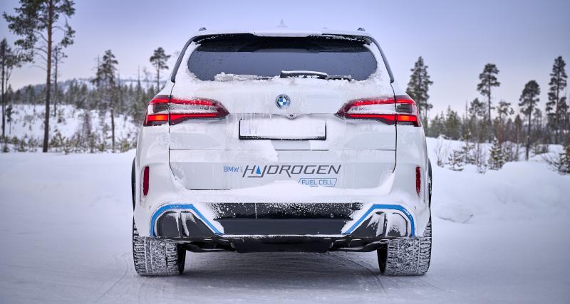 BMW iX5 Hydrogen (2022) : le SUV familial hydrogène prend part à des tests hivernaux avant sa sortie - BMW iX5 Hydrogen (2022)