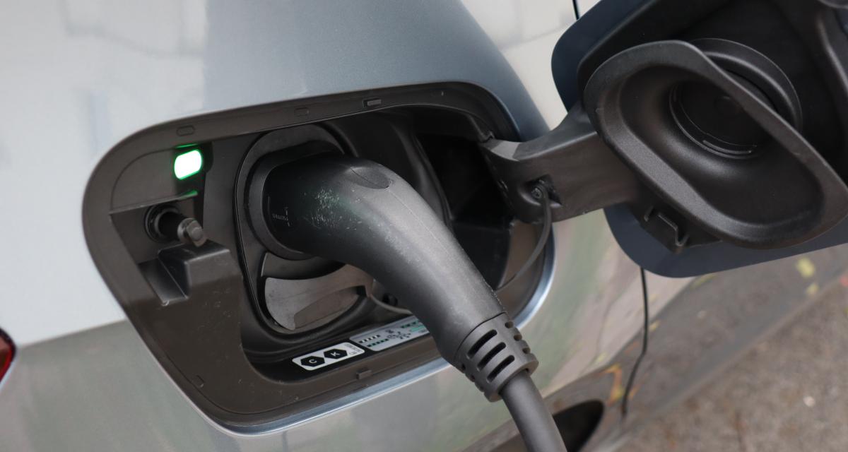 Volkswagen et BP veulent déployer des milliers de bornes de recharge rapide pour voitures électriques