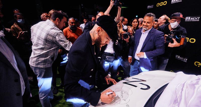 Neymar devient l’ambassadeur d’une marque de voitures électriques et dévoile leur nouveau modèle - Next.e.GO Mobile SE