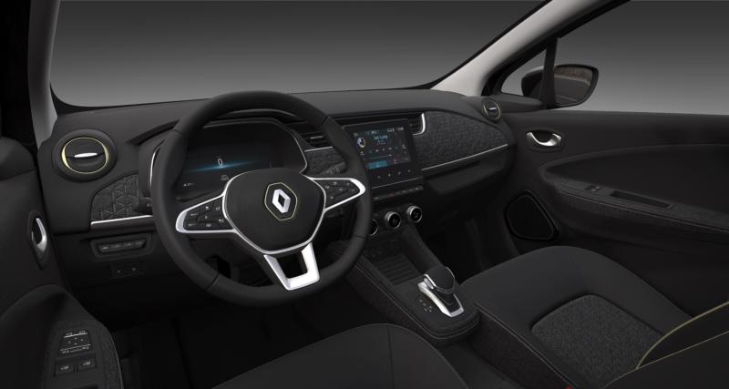 La Renault Zoe se met à jour en 2022, la citadine électrique reçoit de nouvelles finitions et augmente son prix - La reconnaissance des panneaux dès le milieu de gamme