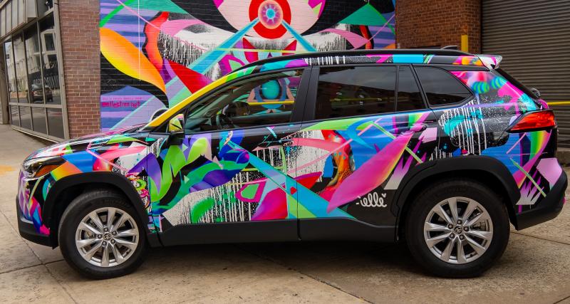 Ces artistes transforment trois exemplaires de la Toyota Corolla Cross en art cars - La Corolla Cross arrive en Europe