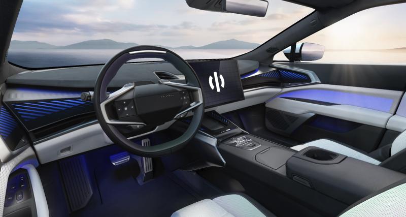 Style futuriste et grande autonomie pour la nouvelle berline électrique HiPhi Z (2022) - L’écran central accueille une intelligence artificielle