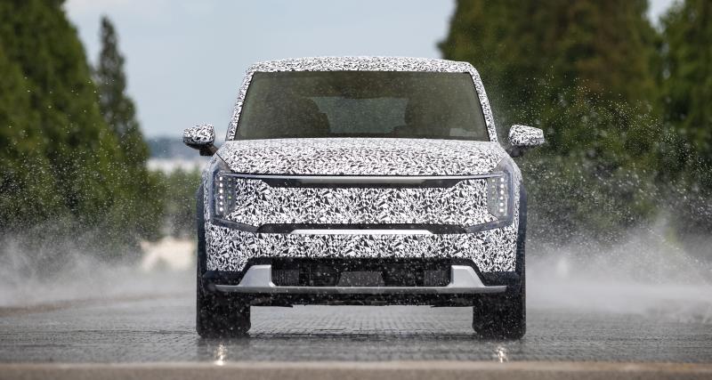 Le futur SUV électrique Kia EV9 peaufine sa copie, une date de sortie annoncée - Le futur Kia EV9 (2023) sous camouflage