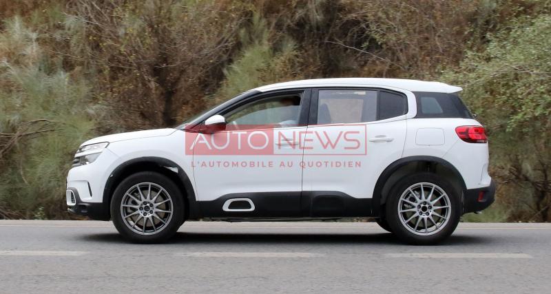 Ce prototype du nouveau Peugeot 3008 veut brouiller les pistes avec une carrosserie de C5 Aircross - Un 3008 plus habitable en développement