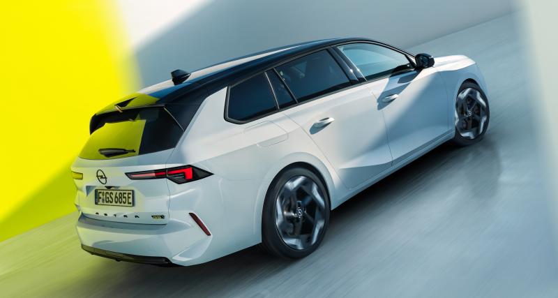 Opel Astra GSe (2022) : la compacte et sa variante break Sports Tourer enfilent leur tenue de sport - Plus basse, et plus encline à la conduite sportive