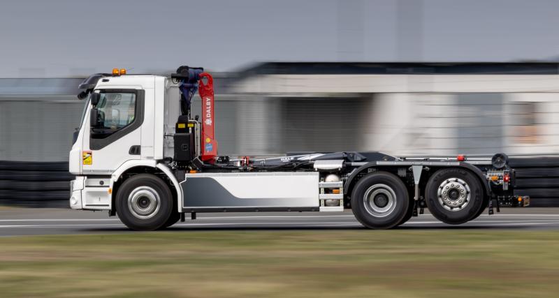 Au volant des poids lourds électriques Volvo Trucks : 44 tonnes du bout des doigts - Tours de chauffe