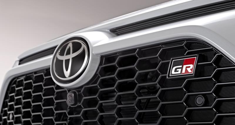 Toyota RAV4 GR Sport (2022) : une édition au look sportif pour le SUV hybride - Toyota RAV4 GR Sport (2022)