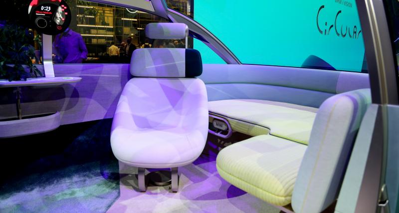 Entre monospaces et SUV, ces concept cars autonomes sont des salons roulants qui préfigurent l’avenir - Renault EZ-ULTIMO