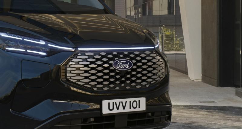 Ford E-Tourneo Custom (2023) : ce van électrique peut transporter neuf personnes, voici son autonomie - Ford E-Tourneo Custom (2023)