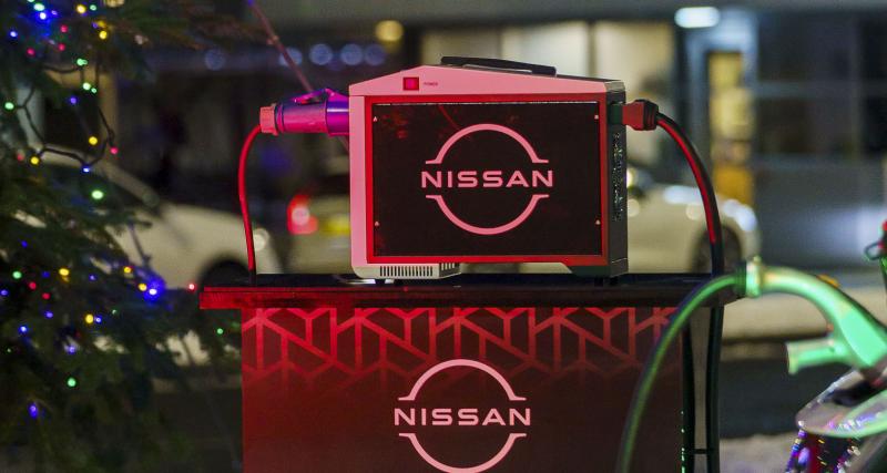 Ces illuminations de Noël sont alimentées en électricité par une Nissan Leaf - La Leaf est une pionnière du V2G