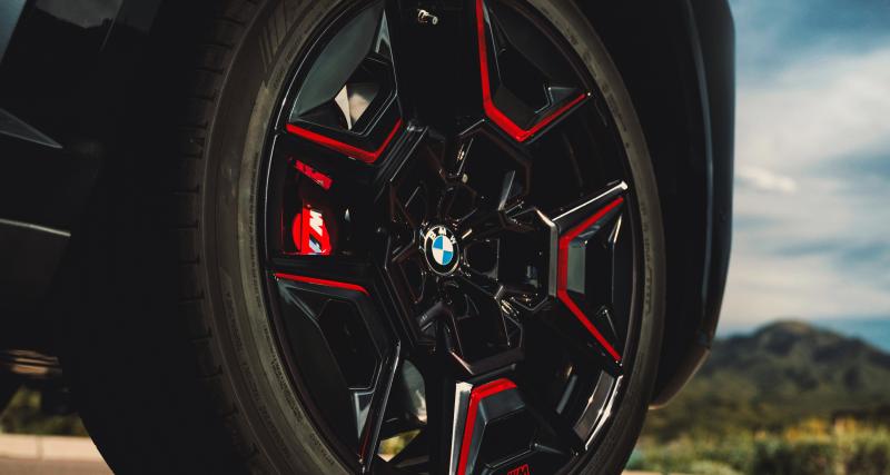 BMW XM Label Red (2023) : une édition rouge et noire pour le SUV, il gagne 95 chevaux pour l’occasion - Une dotation en équipements particulièrement fournie