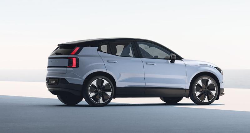 Volvo EX30 (2023) : le petit SUV électrique est dévoilé, il mise sur un prix abordable et un intérieur high-tech - Une face arrière au style futuriste