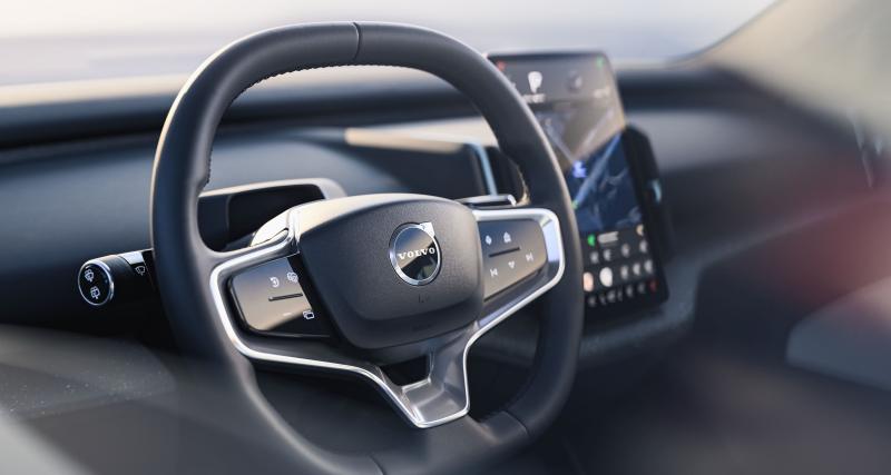 Volvo EX30 (2023) : le petit SUV électrique est dévoilé, il mise sur un prix abordable et un intérieur high-tech - Conduite et stationnement autonome pour l’EX30