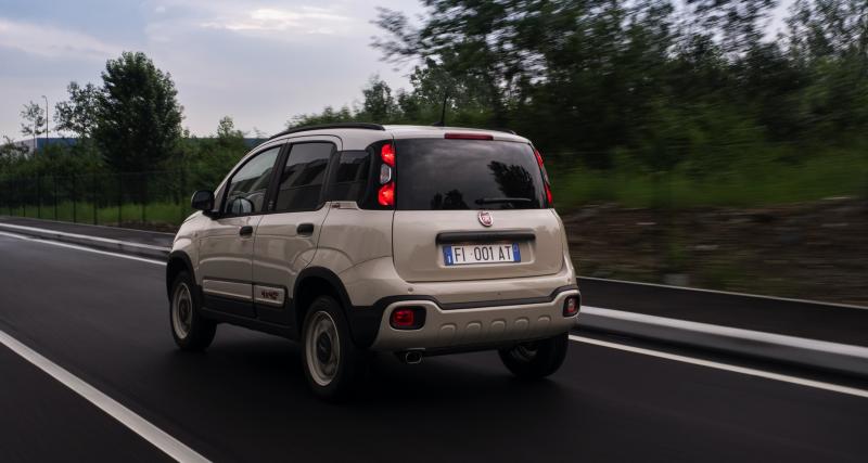 Fiat Panda 4x40° (2023) : la citadine rend hommage au célèbre modèle 4x4 avec une édition limitée - Fiat Panda 4x40° (2023)