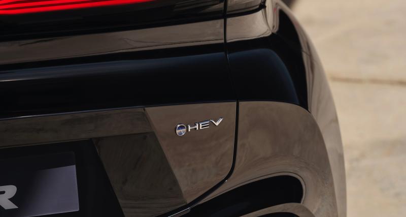 Nouveau Toyota C-HR (2023) : la deuxième génération se dévoile, le SUV devient hybride rechargeable - Intégralement hybride