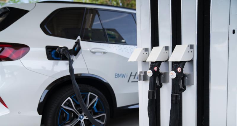 Hydrogène : de sa fabrication à son utilisation, un tour en BMW iX5 Hydrogen - BMW iX5 Hydrogen (2022)