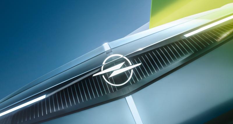 - Avant le salon de Munich 2023, l’Opel Experimental commence à montrer son design futuriste