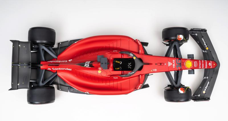 Modèle du volant de la Ferrari F1-75 à l'échelle 1/1 Ferrari