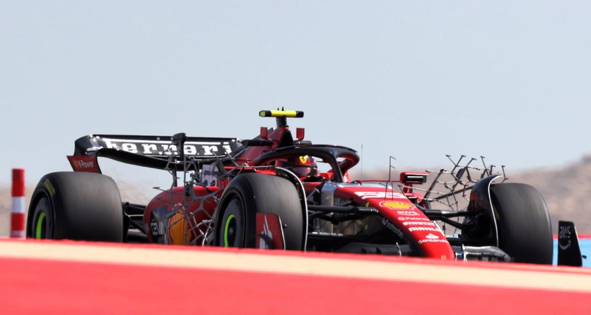 Ferrari a placé des grilles, appelées aero racks, sur sa monoplace durant les essais. 
