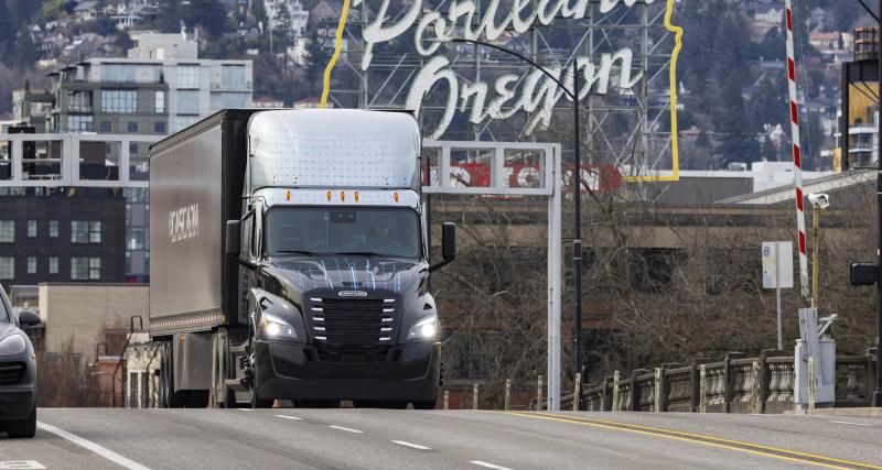 Freightliner eCascadia (2022) : le poids lourd électrique américain s’actualise - Freightliner eCascadia (2022)