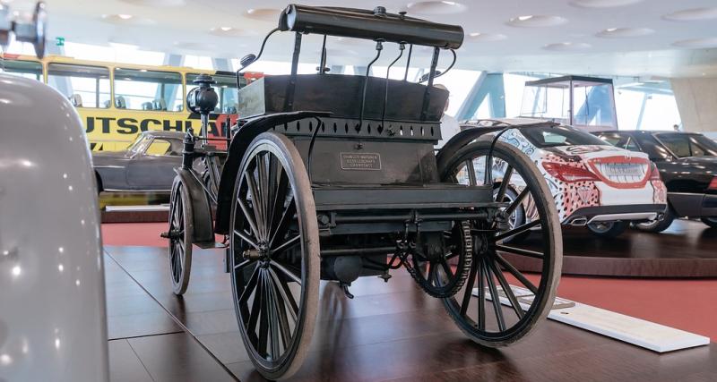 La seconde voiture créée par Daimler en 1892 célèbre ses 130 ans, c’est la première automobile de luxe - Daimler Schroedter-Wagen (1892)