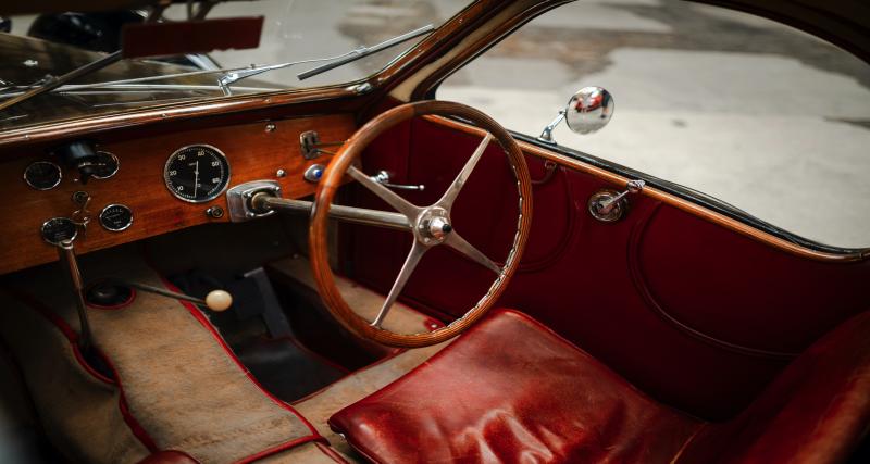 Sublime en rouge et noir, la Bugatti Type 57S Atalante débarque en salle des ventes à St-Moritz - Bugatti Type 57S Atalante