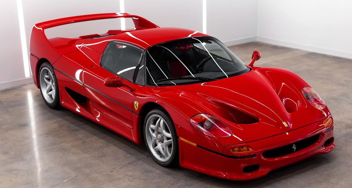 Peu kilométrée et bien conservée, cette Ferrari F50 mise en vente aux enchères est estimée à un prix fou