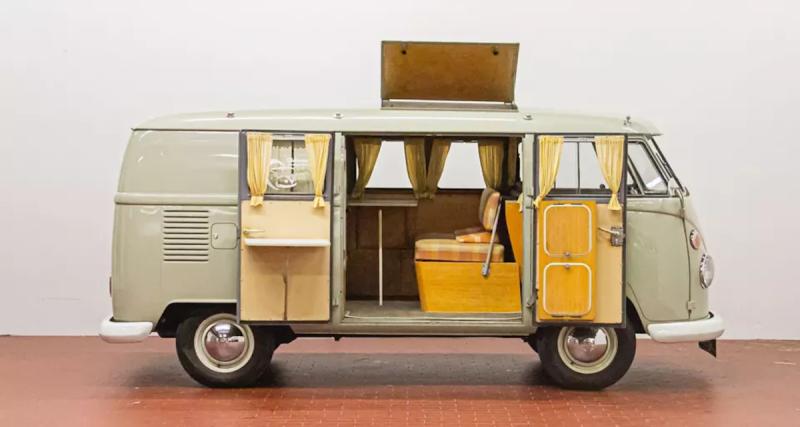 Volkswagen rend hommage au Combi lors du salon Rétromobile 2023, le programme du constructeur allemand - Le Volkswagen Combi de 1972 qui apparaît dans le film “Little Miss Sunshine”