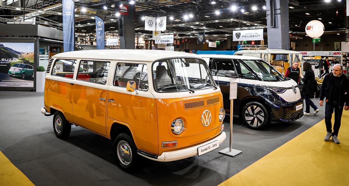 Volkswagen rend hommage au Combi lors du salon Rétromobile 2023.