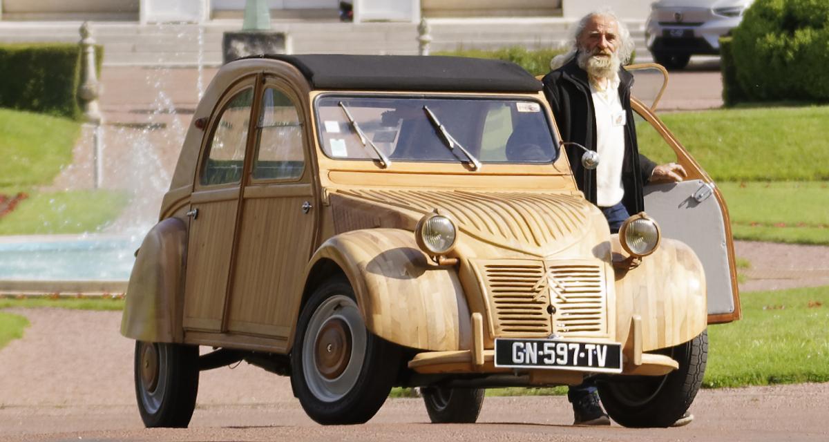 La Citroën 2 CV en bois est vendue, voici le prix de cette oeuvre d'art sur roues