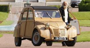 La Citroën 2 CV en bois est vendue, voici le prix de cette oeuvre d’art sur roues