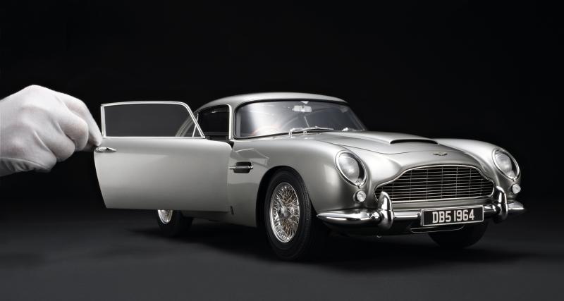  - Très détaillée, cette version miniature de l’Aston Martin DB5 va ravir les fans de James Bond