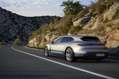 Porsche Taycan Sport Turismo (2022) | Les images de la seconde version break de la Taycan