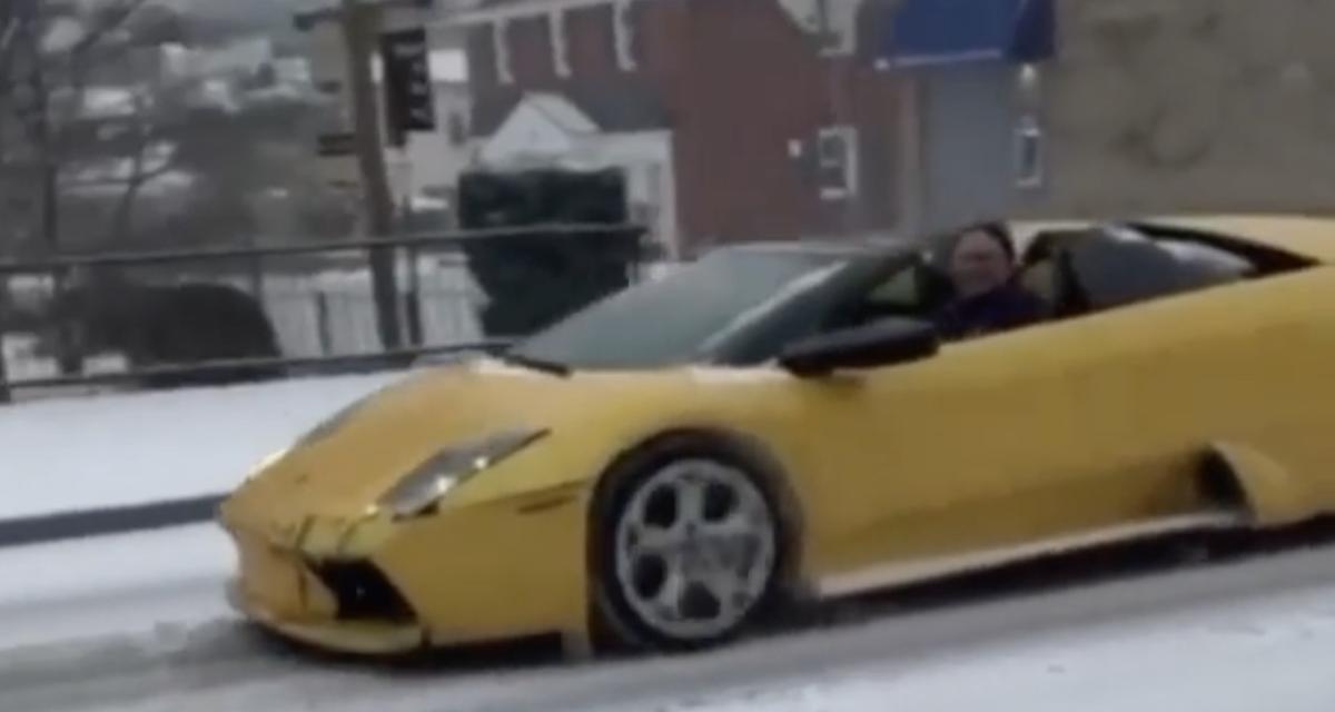VIDEO - Une Lamborghini décapotable sous la neige ? Pourquoi pas !