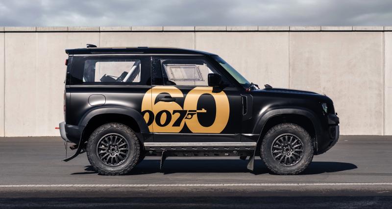 Ce Land Rover Defender 90 arbore une livrée aux couleurs de James Bond pour les 60 ans de la saga - Plus rigide et plus sécurisé pour les besoins du rallye