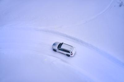BMW iX5 | Les photos des essais hivernaux du nouveau SUV à hydrogène